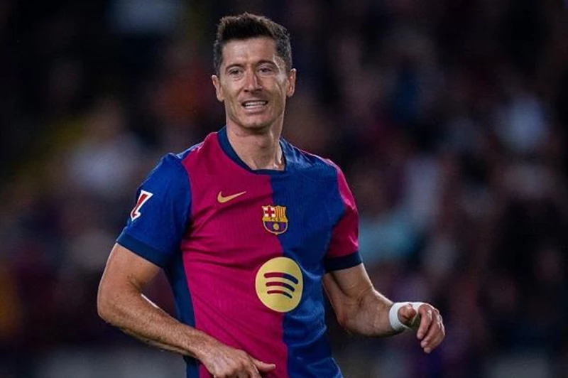 ليفاندوفسكي: موسم شبه مثالي والتتويج بالليجا هو الأهم