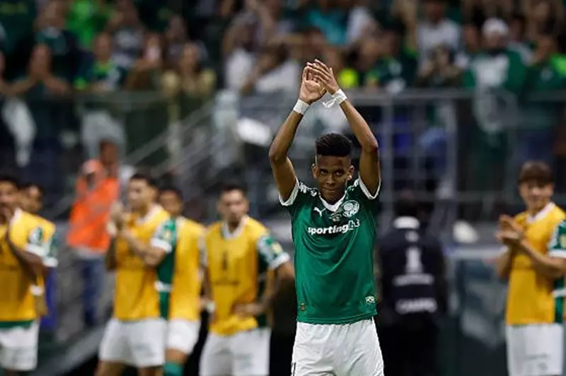 إستيفاو: بالميراس يُعتبر من أبرز الأندية العالمية ومنافس الأهلي الأقوى