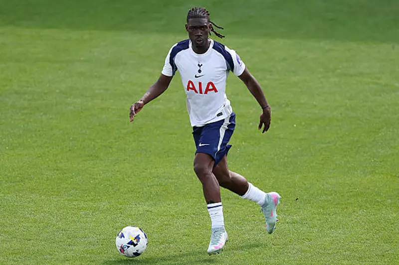 استبعاد بيسوما: تأثيره على مستقبل توتنهام الرياضي