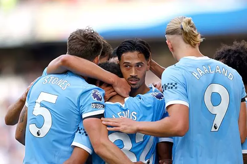 تأثير صفقات مانشستر سيتي على المنافسة في الدوري الإنجليزي الممتاز