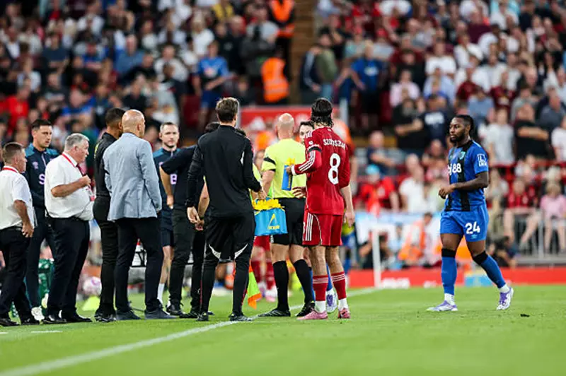 واقعة العنصرية ضد سيمنيو: الإفراج عن مشجع ليفربول ومنع حضوره للمباريات